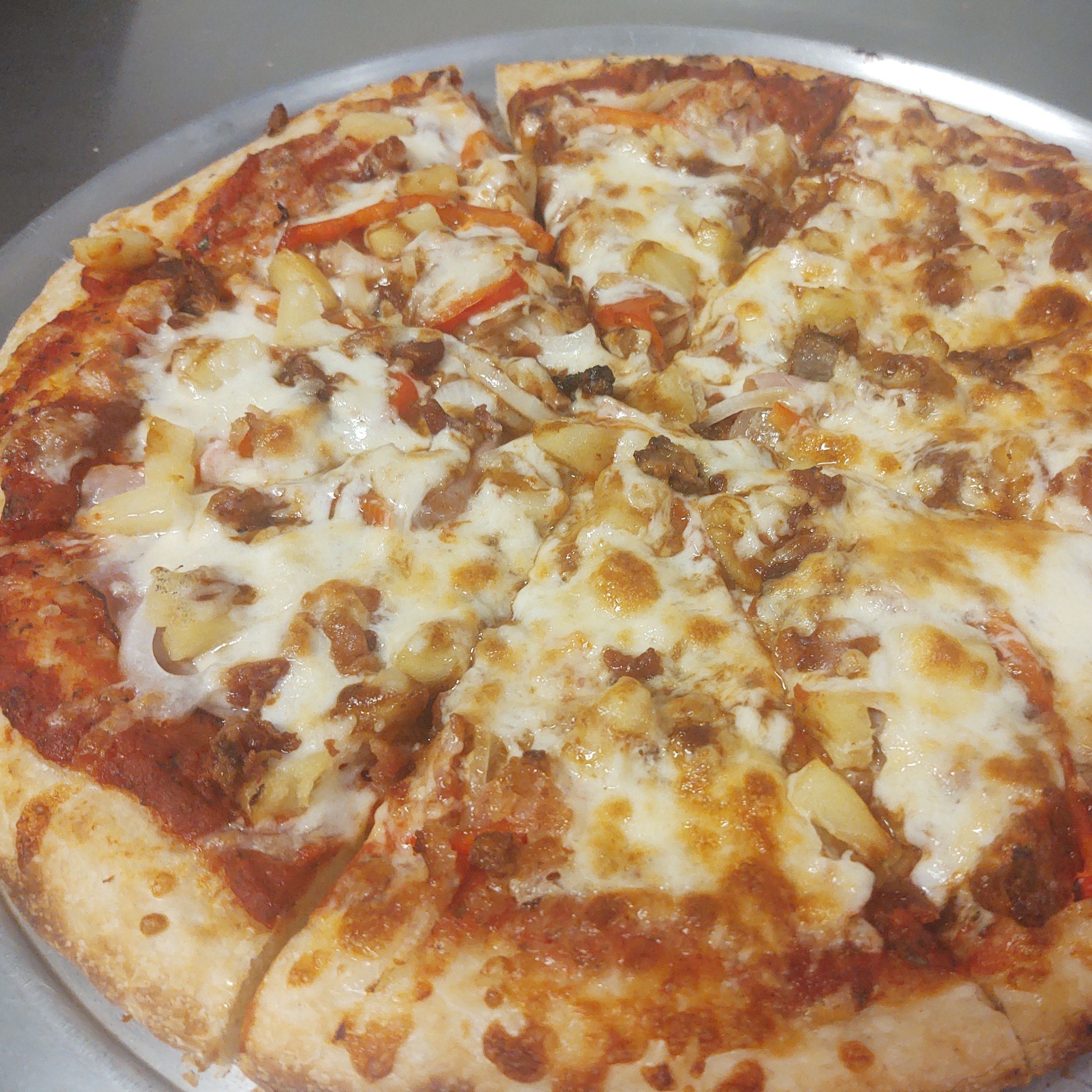 Super Aloha (Hawaiian) Pizza.